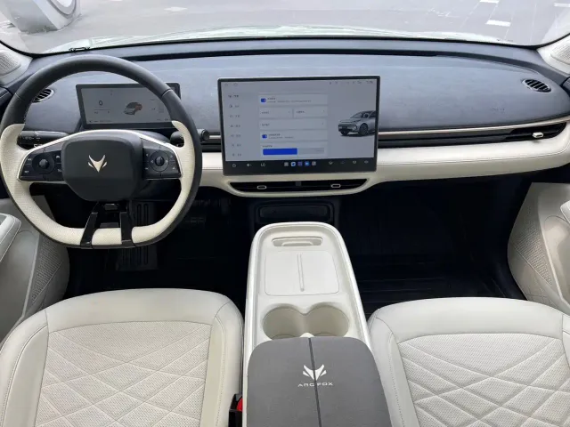 Arcfox T1 — Фото автомобиля 5
