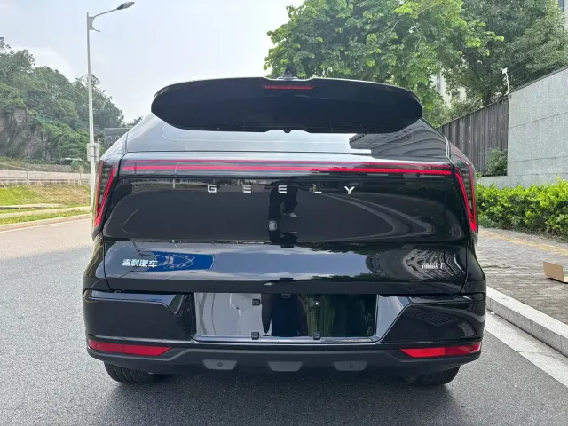 Geely Boyue L — Фото автомобиля 21