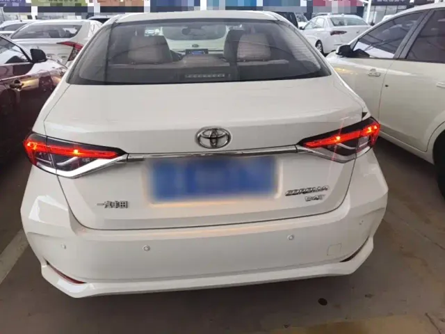 Toyota Corolla — Фото автомобиля 5