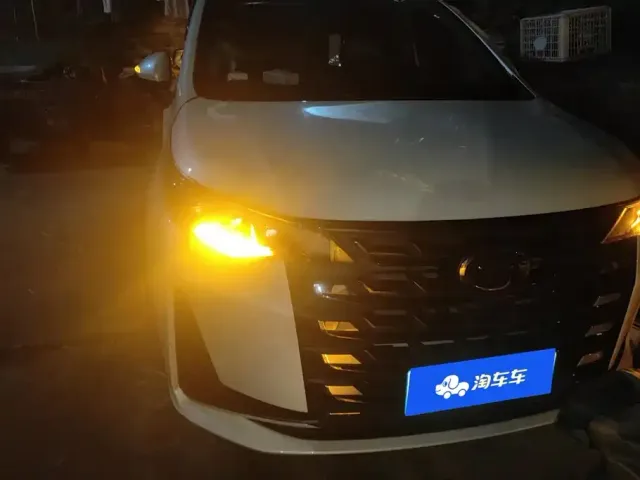 GAC Trumpchi M6 — Фото автомобиля 2