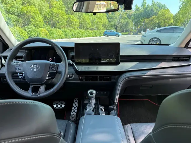 Toyota Camry — Фото автомобиля 6