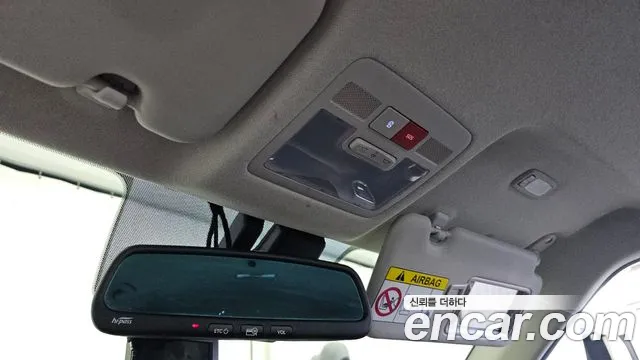 Hyundai Venue — Фото автомобиля 17
