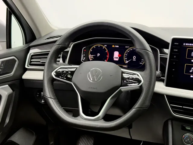 Volkswagen Tiguan L — Фото автомобиля 15