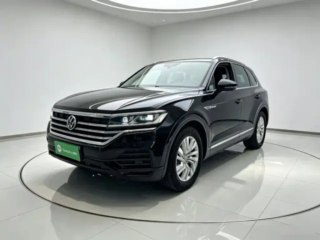 Фотография автомобиля — Volkswagen Touareg