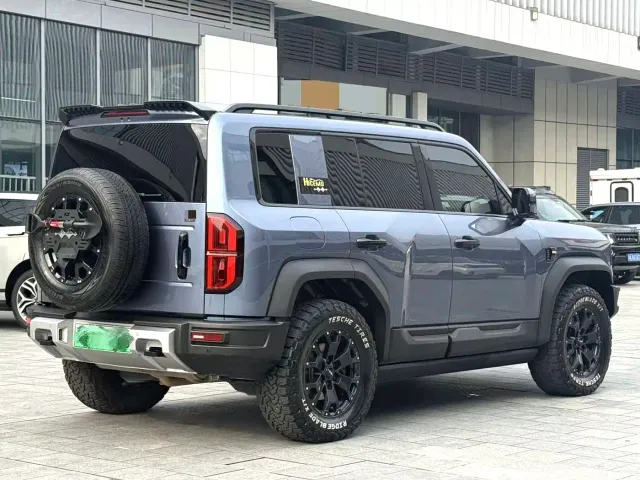 BYD FangChengBao Leopard 5 — Фото автомобиля 6
