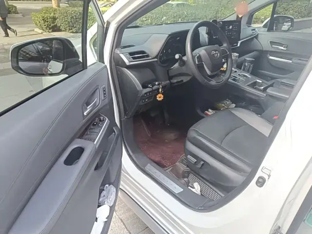 Toyota Granvia — Фото автомобиля 15