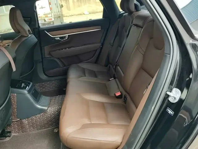 Volvo S90 — Фото автомобиля 12