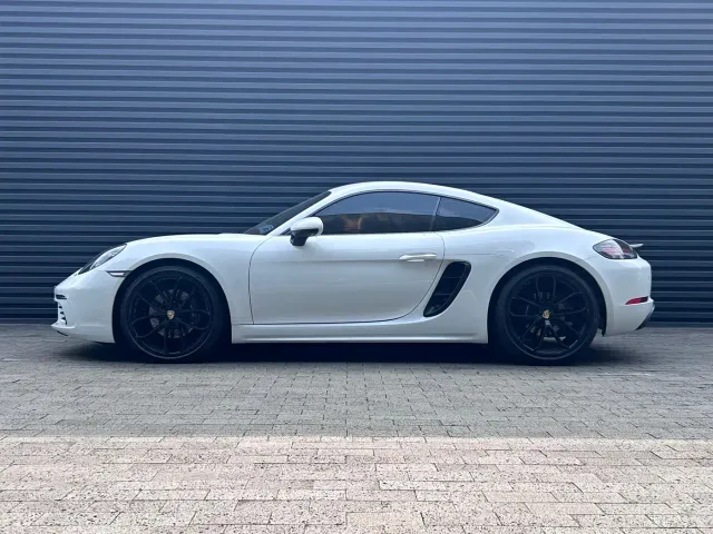 Porsche 718 — Фото автомобиля 5