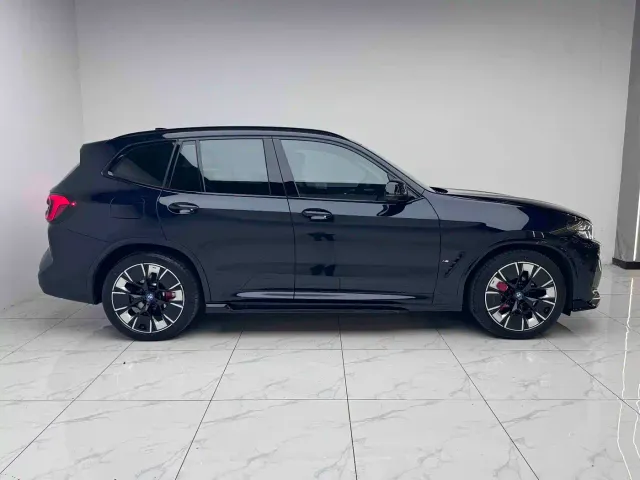 BMW iX3 — Фото автомобиля 15