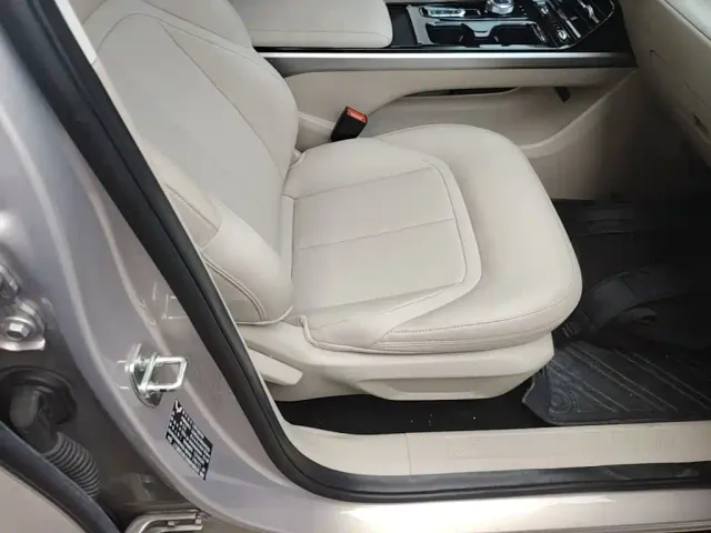 Wuling Starlight — Фото автомобиля 24
