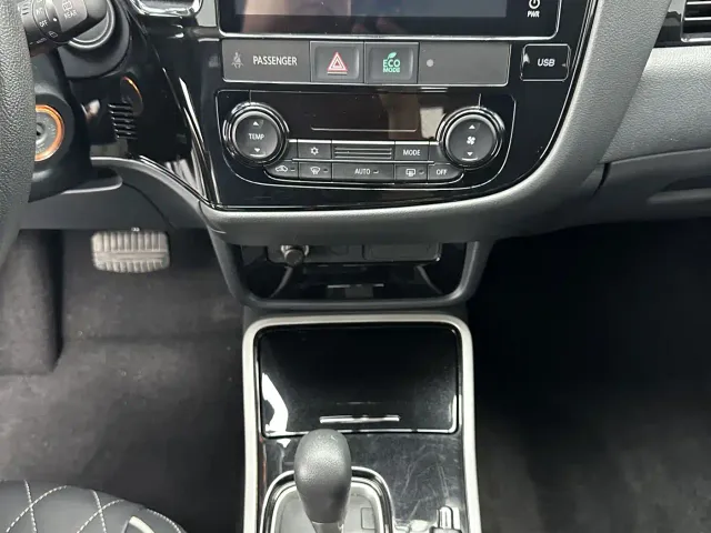 Mitsubishi Outlander — Фото автомобиля 15
