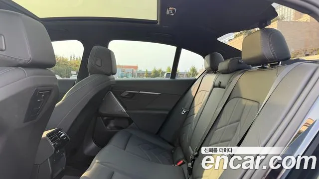 BMW 5 Series G60 — Фото автомобиля 10