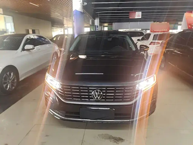Volkswagen Passat — Фото автомобиля 2