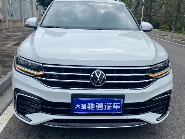 Фотография автомобиля — Volkswagen Tiguan L