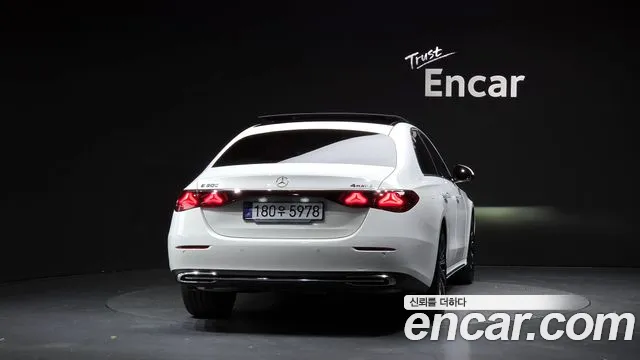 Mercedes-Benz E-Class E-класс W214 E300 4MATIC Exclusive — Фото автомобиля 3