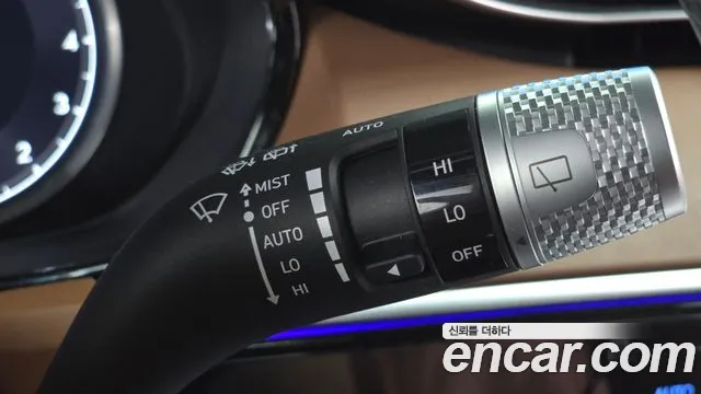 Genesis GV70 — Фото автомобиля 16