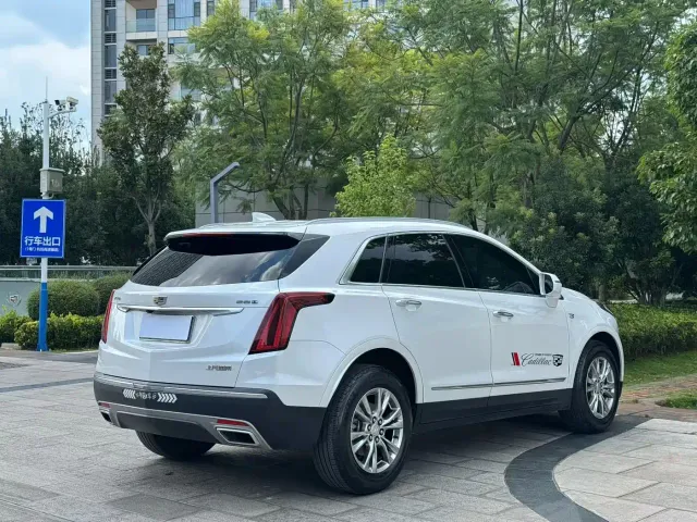 Cadillac XT5 — Фото автомобиля 9