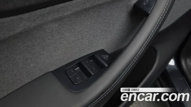 Tesla Model Y — Фото автомобиля 27