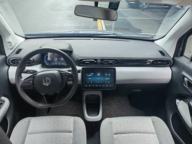 Leapmotor T03 — Фото автомобиля 12