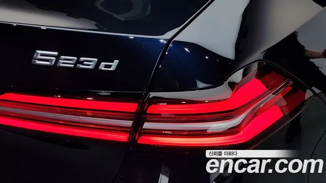 BMW 5 Series G60 — Фото автомобиля 23
