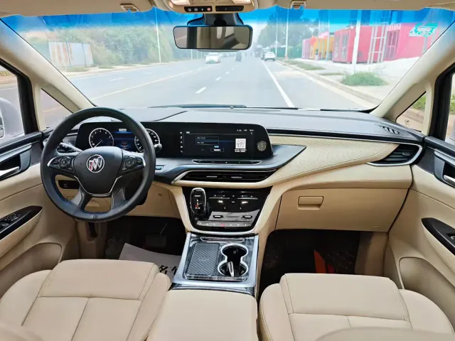 Buick GL8 — Фото автомобиля 5