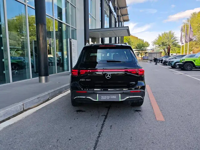 Mercedes-Benz EQB — Фото автомобиля 9