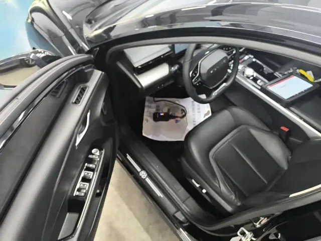 Wuling Starlight — Фото автомобиля 15