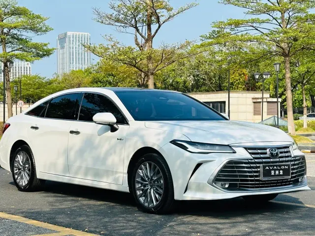 Toyota Avalon — Фото автомобиля 3