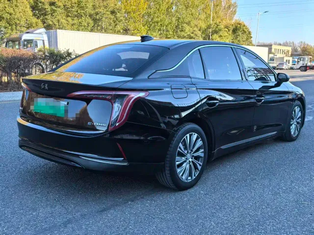 Hongqi E-QM5 — Фото автомобиля 9