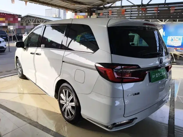Honda Odyssey — Фото автомобиля 4