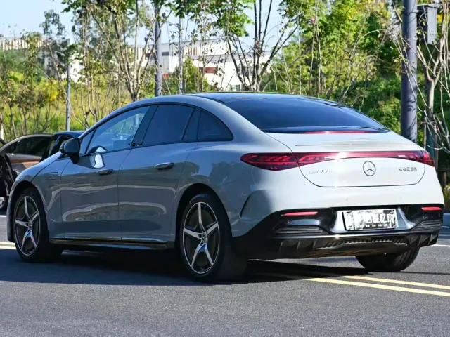 Mercedes-Benz EQE — Фото автомобиля 15