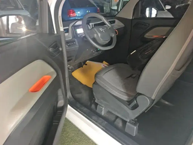 Wuling Hongguang Mini EV — Фото автомобиля 14