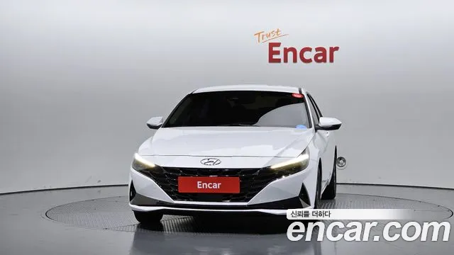 Hyundai Avante CN7 — Фото автомобиля 3