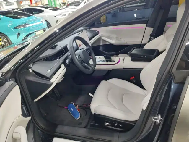 Xiaomi SU7 — Фото автомобиля 14