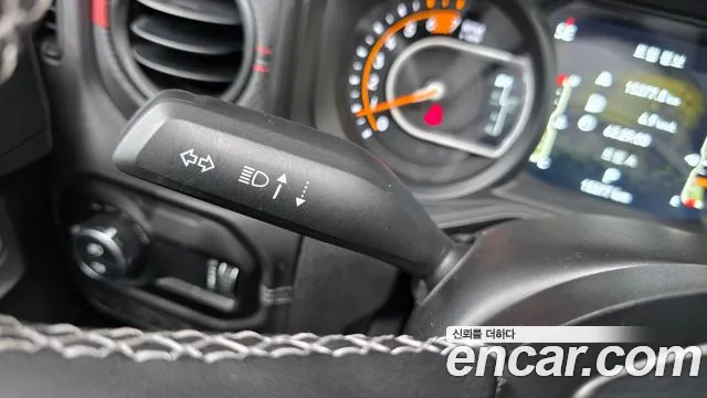 Jeep Wrangler JL — Фото автомобиля 30