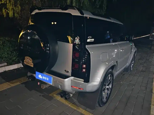Land Rover Defender — Фото автомобиля 3