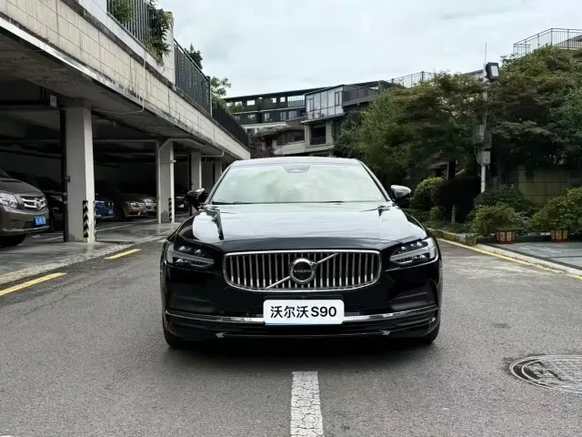 Фотография автомобиля — Volvo S90