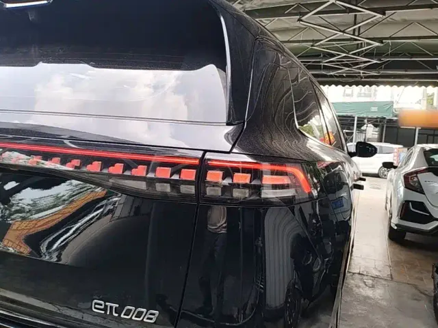 Dongfeng Yipai eπ008 2024 210Max Range Extender 6-Seater — Фото автомобиля 7