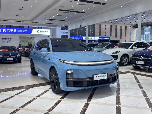 Li Auto L7 — Фото автомобиля 4