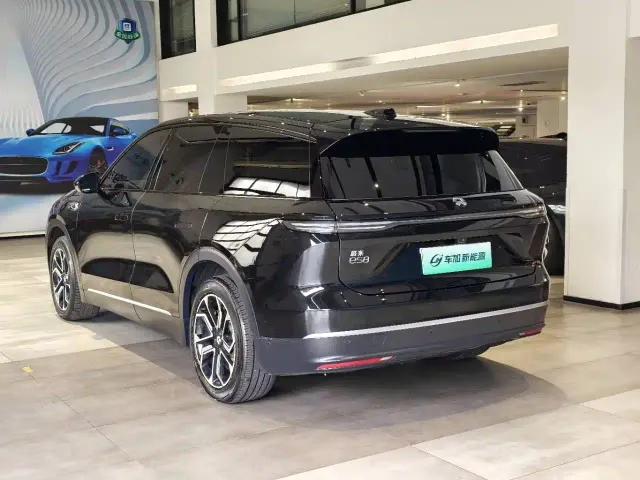 Nio ES8 — Фото автомобиля 9
