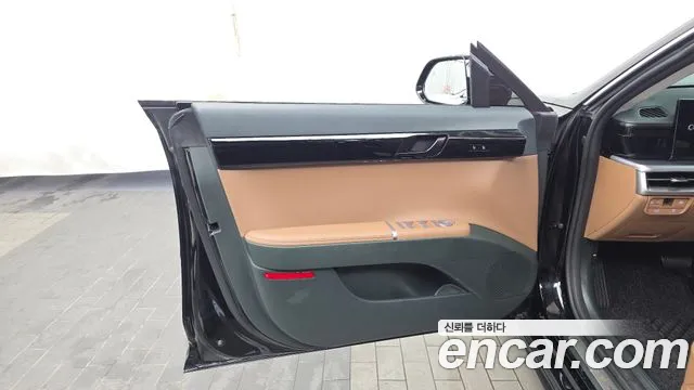 Hyundai Grandeur Grandeur (GN7) 2.5 Бензин 2WD — Фото автомобиля 22