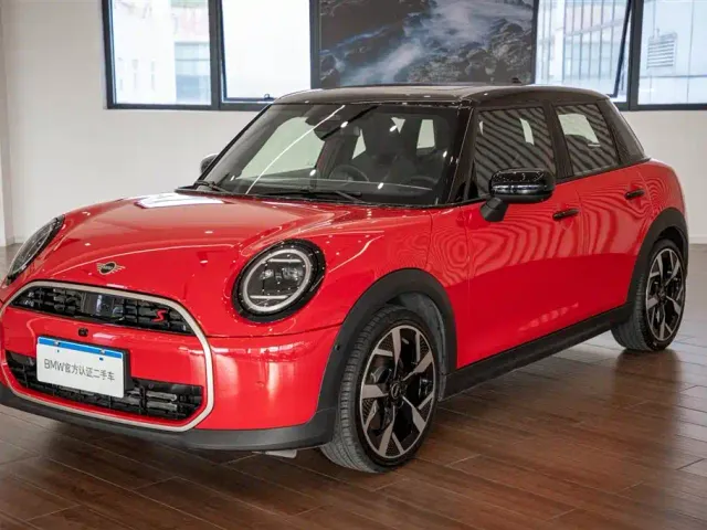 MINI Hatch — Фото автомобиля 2