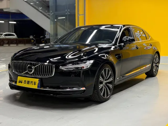 Фотография автомобиля — Volvo S90