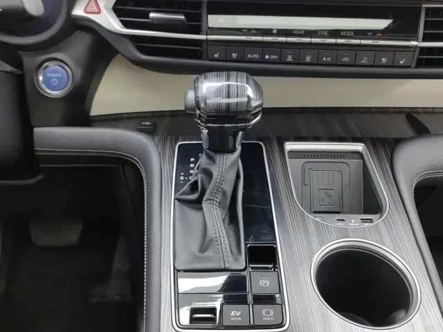Toyota Sienna — Фото автомобиля 13