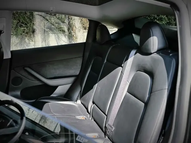 Tesla Model Y — Фото автомобиля 10