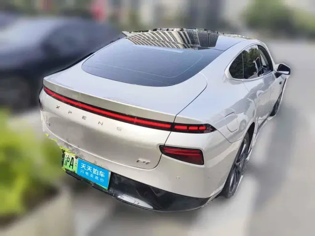 Xpeng P7 — Фото автомобиля 2