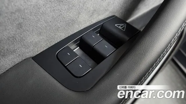 Tesla Model Y — Фото автомобиля 18