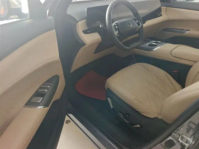 Changan CS75 Plus — Фото автомобиля 10