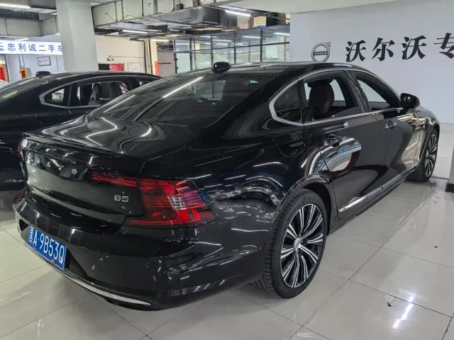 Volvo S90 — Фото автомобиля 3