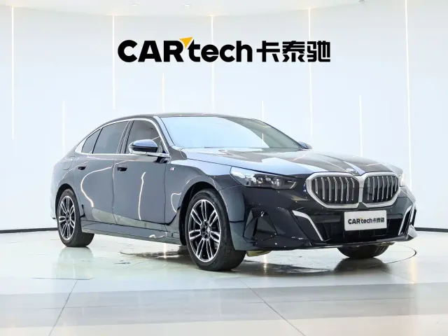 BMW 5 Series — Фото автомобиля 3